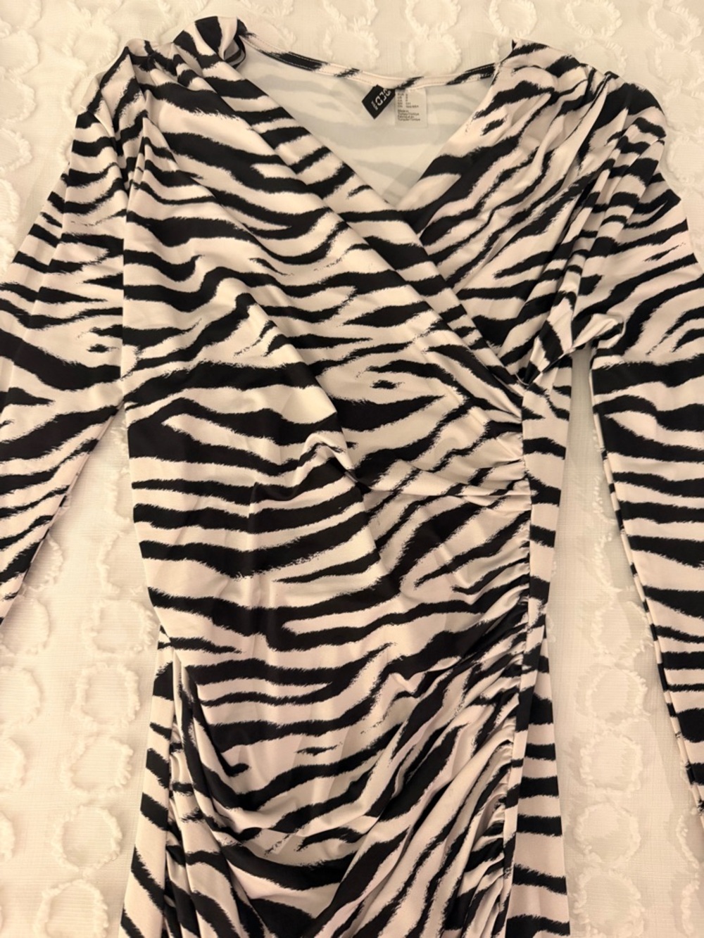 H&M Zebra Print Long Sleeve Mini Dress - Black & White - NWT - Picture 3 of 5